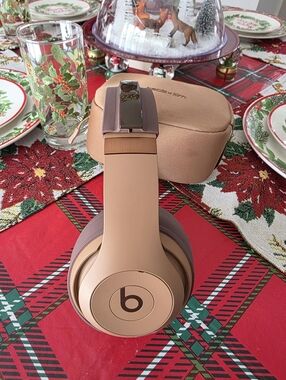 Beats By Dre x Kim Kardashian Studio3 Wireless Headphones - Dune
